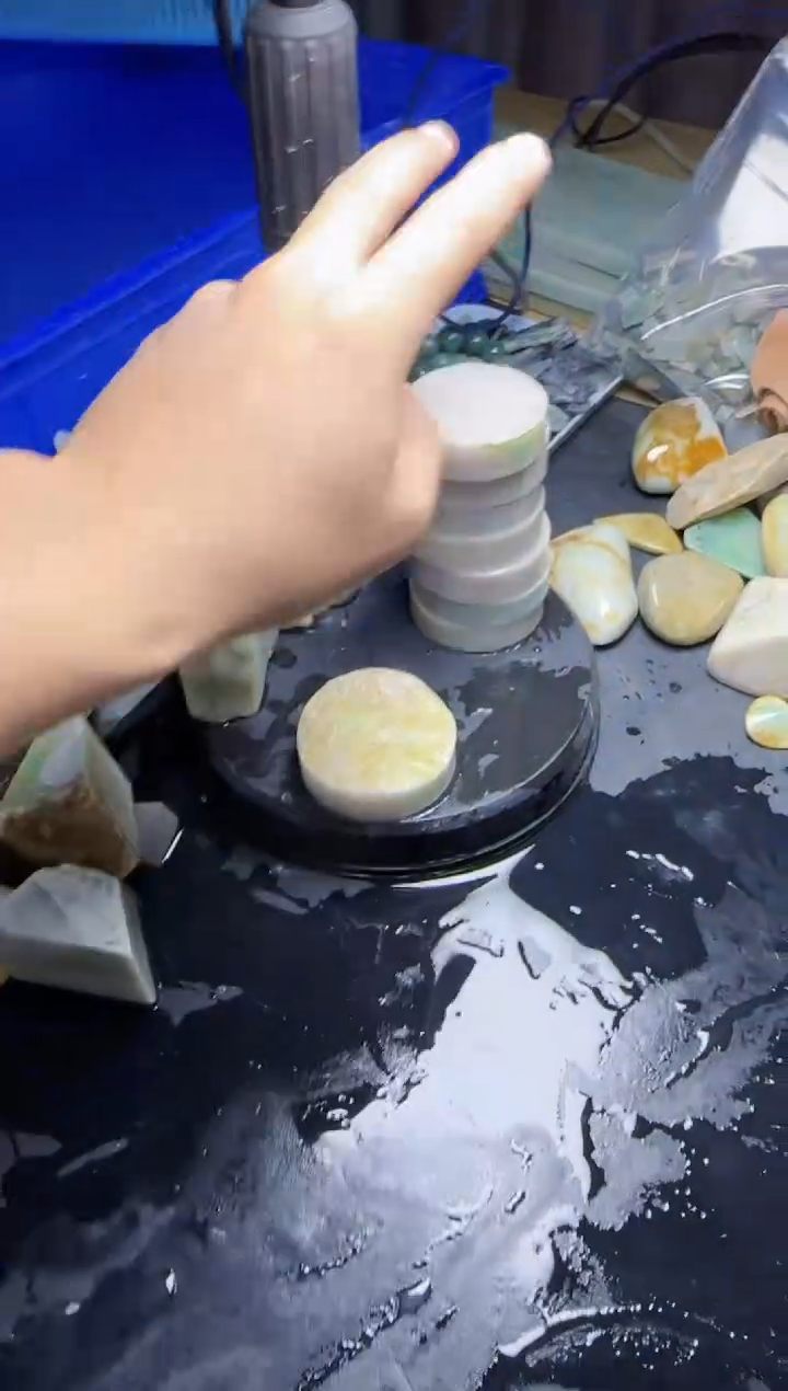 【闪购商品】翡翠颈饰未镶嵌10块2个镯心