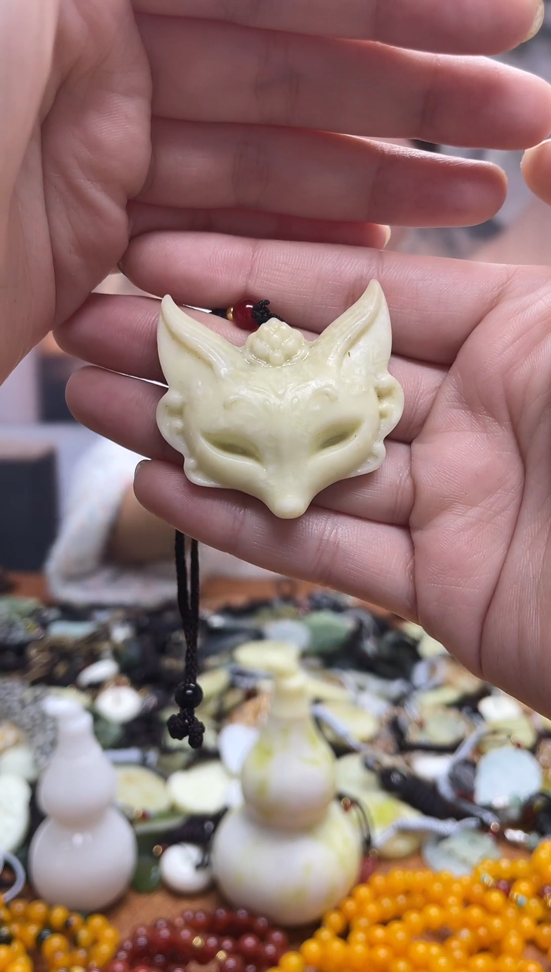 未镶嵌岫玉吊坠`