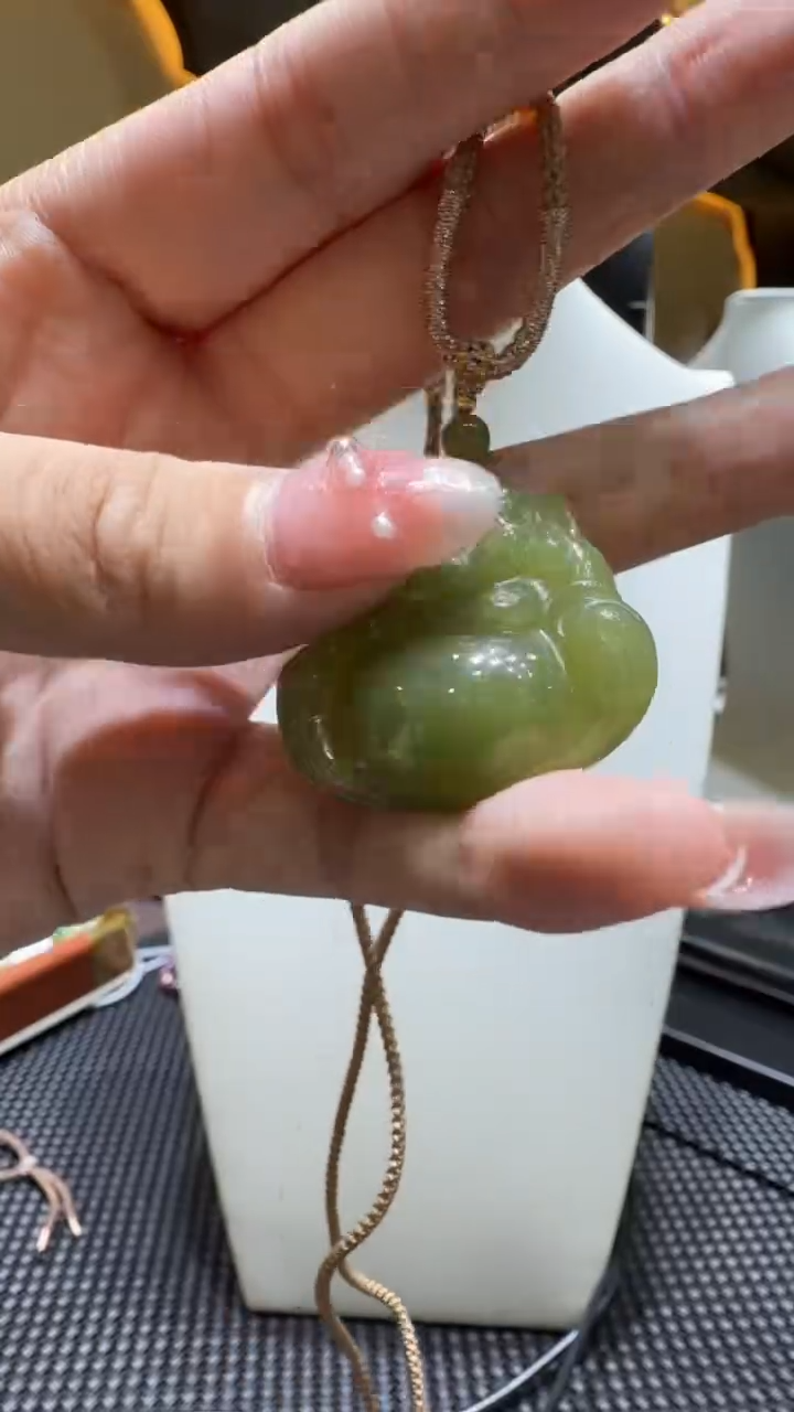 颈饰未镶嵌和田玉挂件