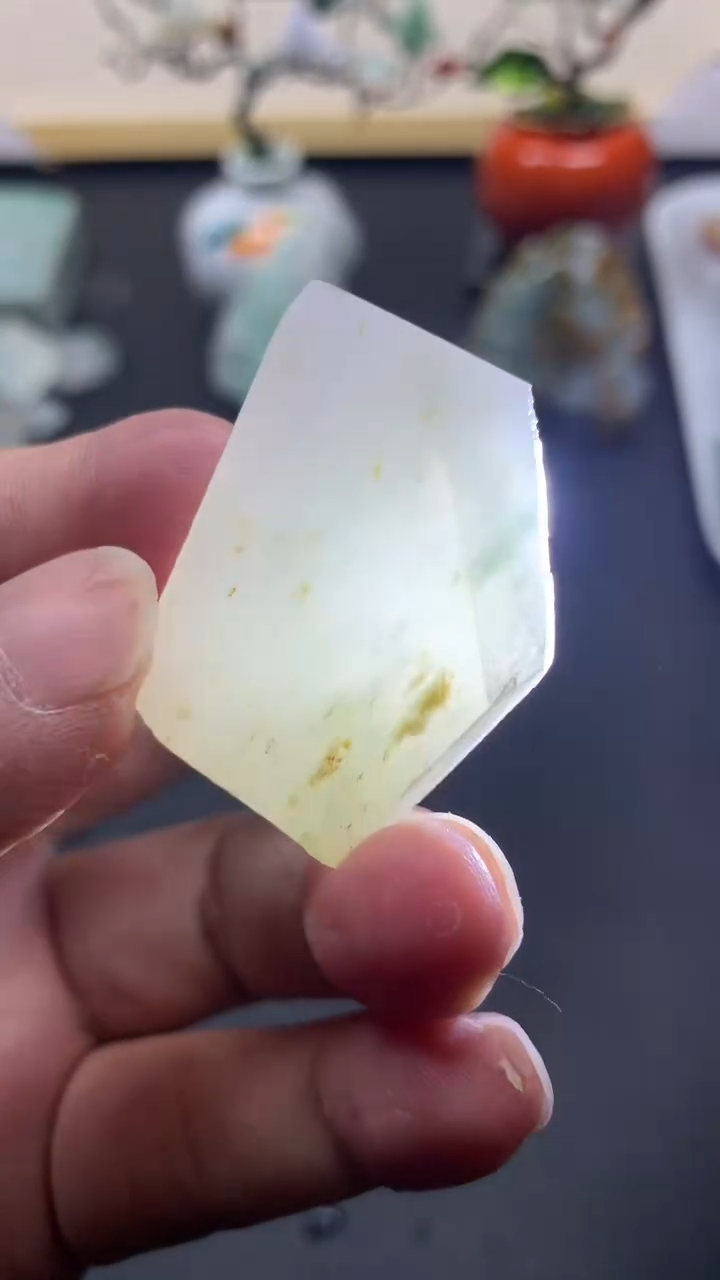 【闪购商品】翡翠颈饰未镶嵌天然翡翠A货