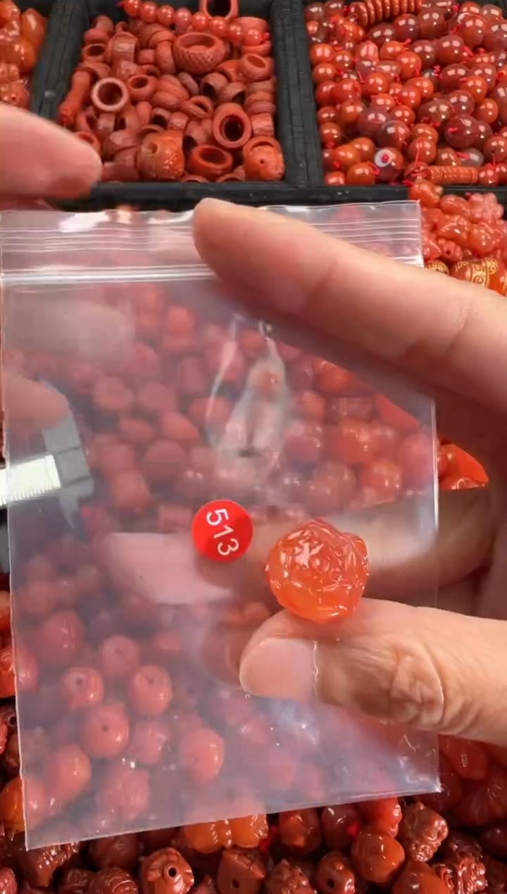 【闪购商品】南红玛瑙颈饰未镶嵌1