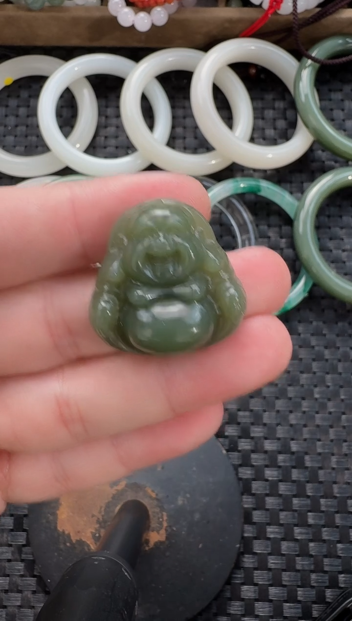 颈饰未镶嵌和田玉黄玉佛公