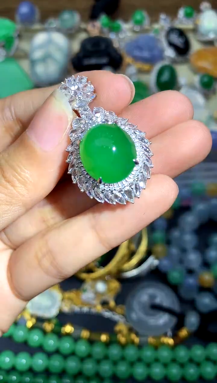 【闪购商品】翡翠颈饰18K金镶嵌222-中国好珍宝