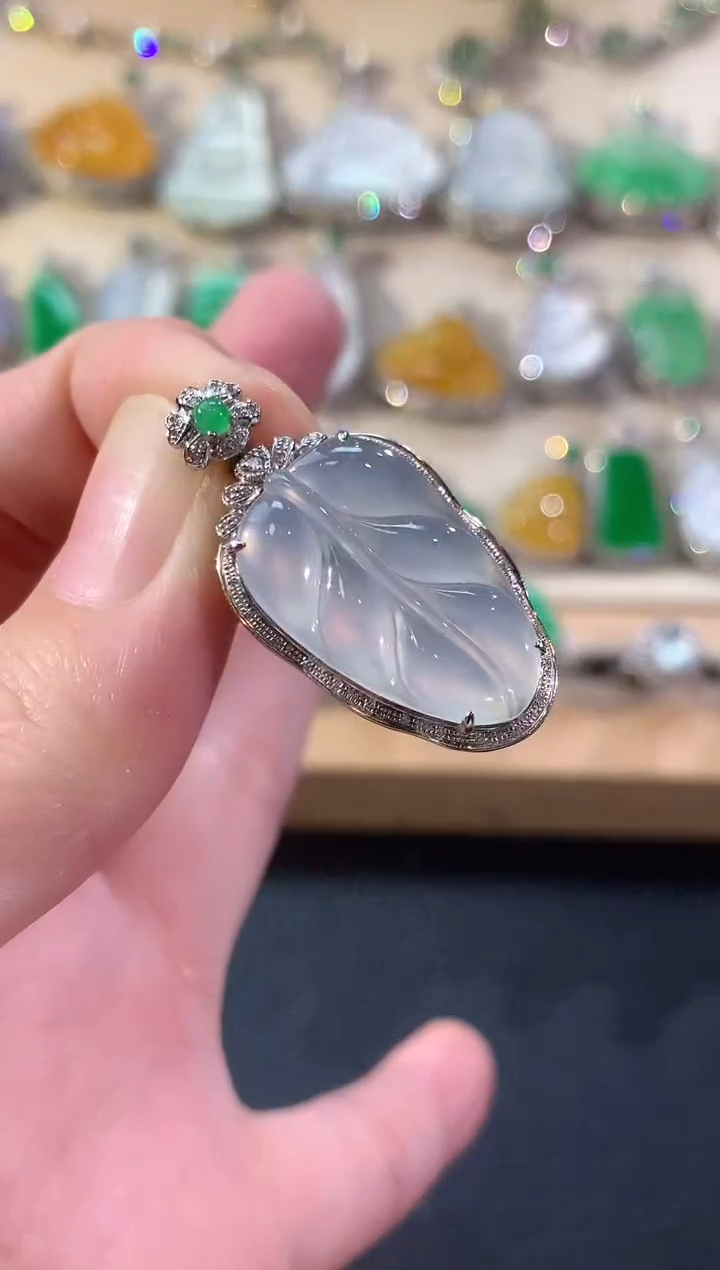 吊坠(不含链)18K金镶嵌翡翠冬日珠宝Q93