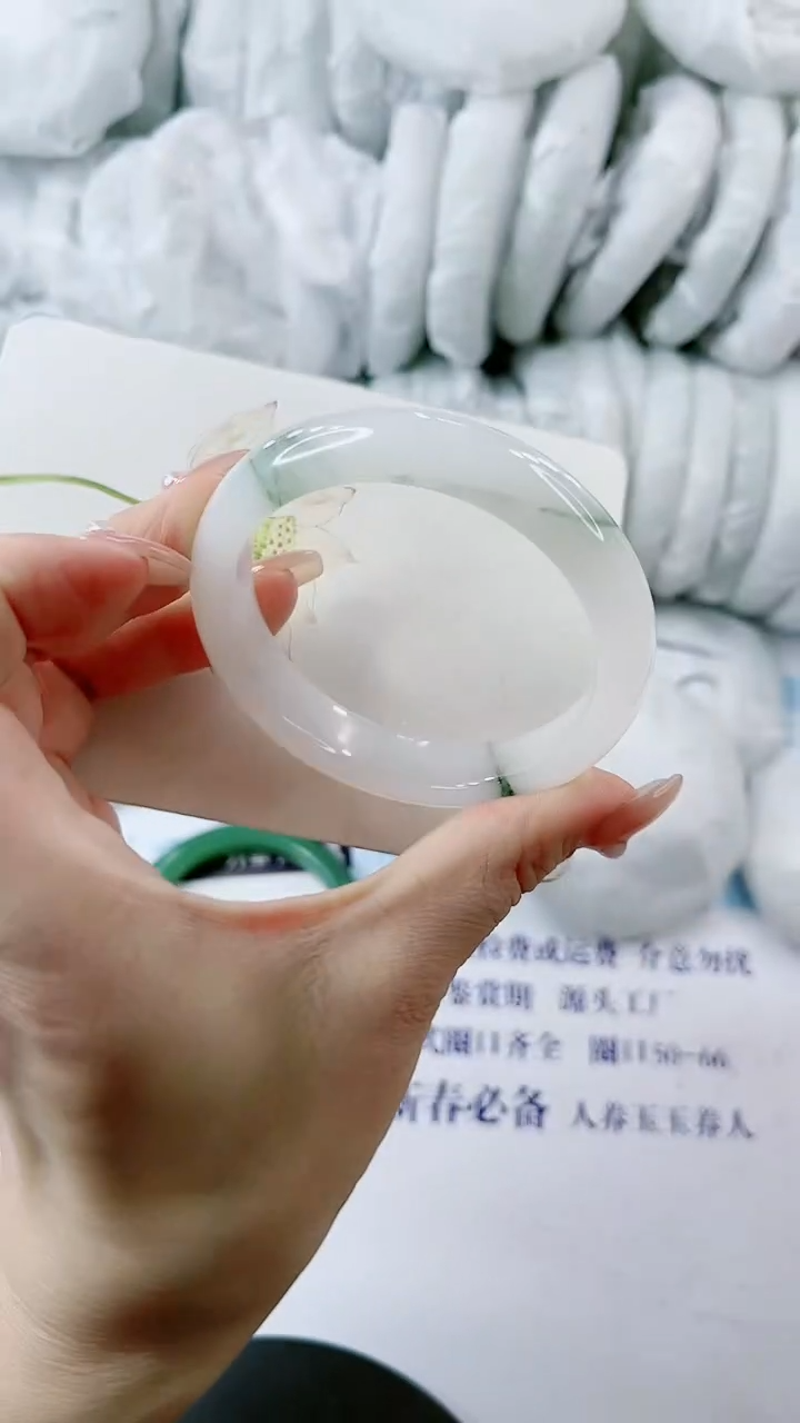 【闪购商品】石英质玉手镯未镶嵌0632430390-多样性发货