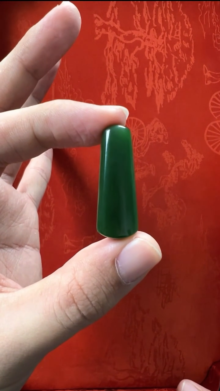 未镶嵌和田玉挂件【元旦福利】新疆碧玉无黑点梯形吊坠