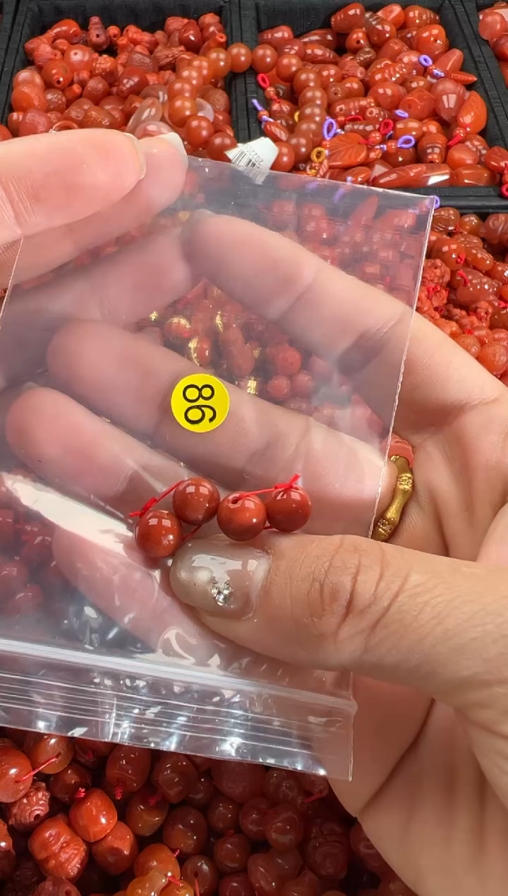 【闪购商品】南红玛瑙颈饰未镶嵌1