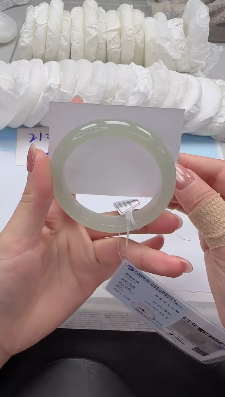 石英质玉手镯未镶嵌18-56.2