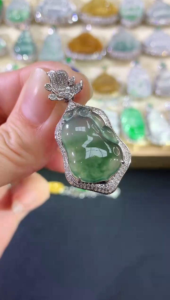 吊坠(不含链)18K金镶嵌翡翠222|