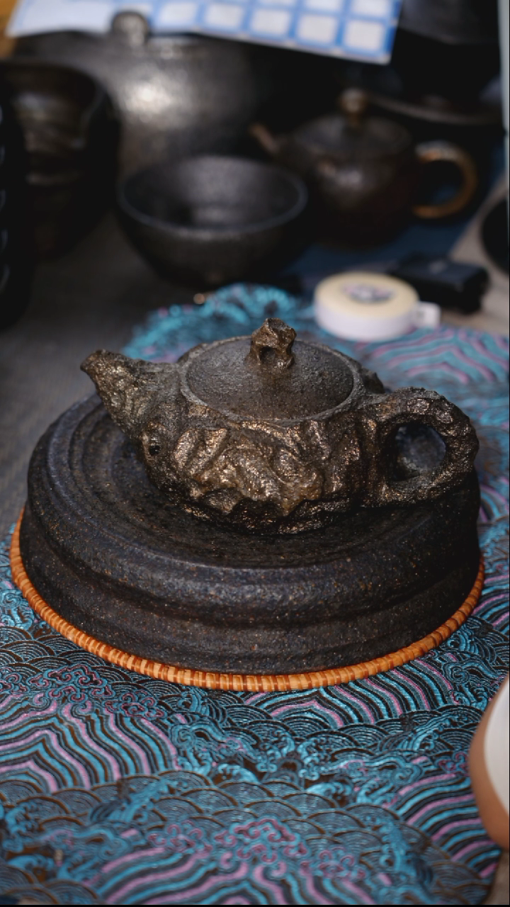 荥经砂器窑变太湖石泡茶壶
