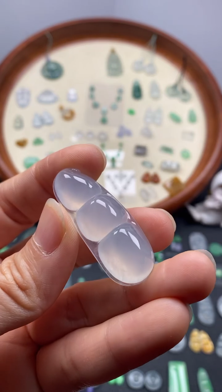 颈饰未镶嵌翡翠高冰大豆子/芬