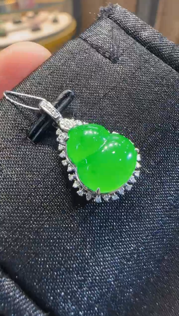 【闪购商品】翡翠吊坠(不含链)18K金镶嵌