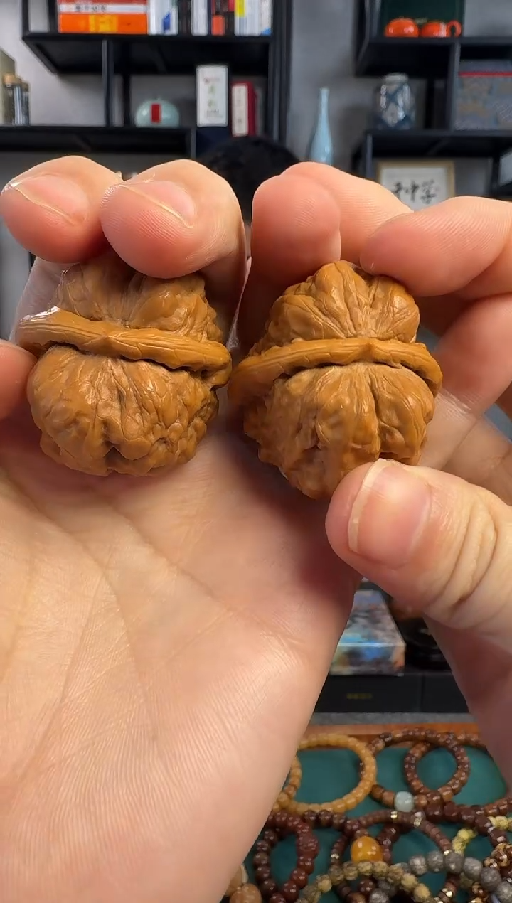 把件文玩核桃D5069蛤蟆头有修文玩核桃40mm左右