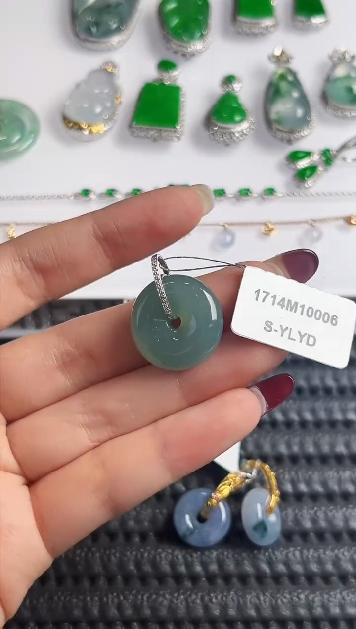 【闪购商品】翡翠吊坠(不含链)18K金镶嵌2694   