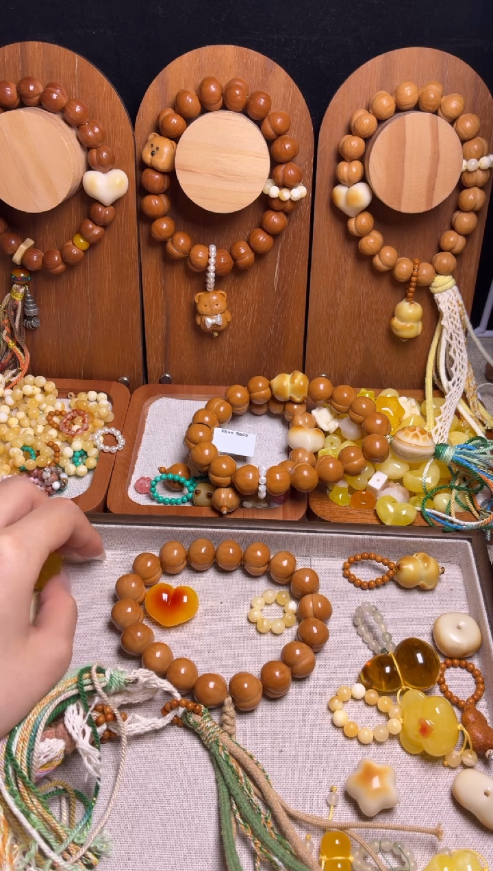 手串猴头核桃孟**-全品光面柯基俏色心黄跑环复古流苏