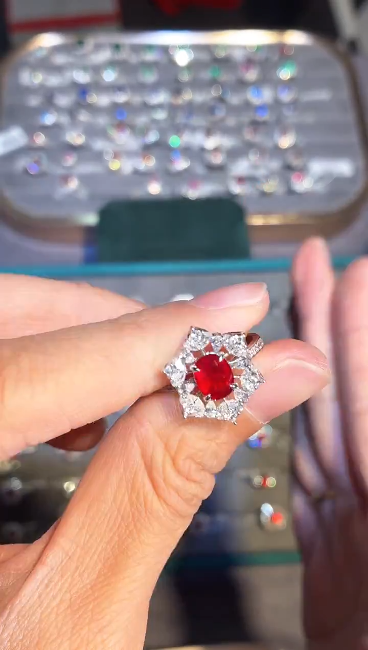 18K金镶嵌戒指红宝石【闪购】1.52ct/同步展会价/无烧鸽血红