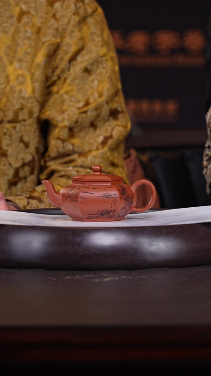 【闪购商品】紫砂茶壶夏保洪3-34 老朱泥六方扁灯150c