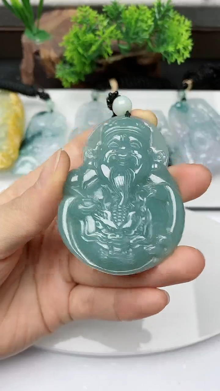 【闪购商品】翡翠颈饰未镶嵌          