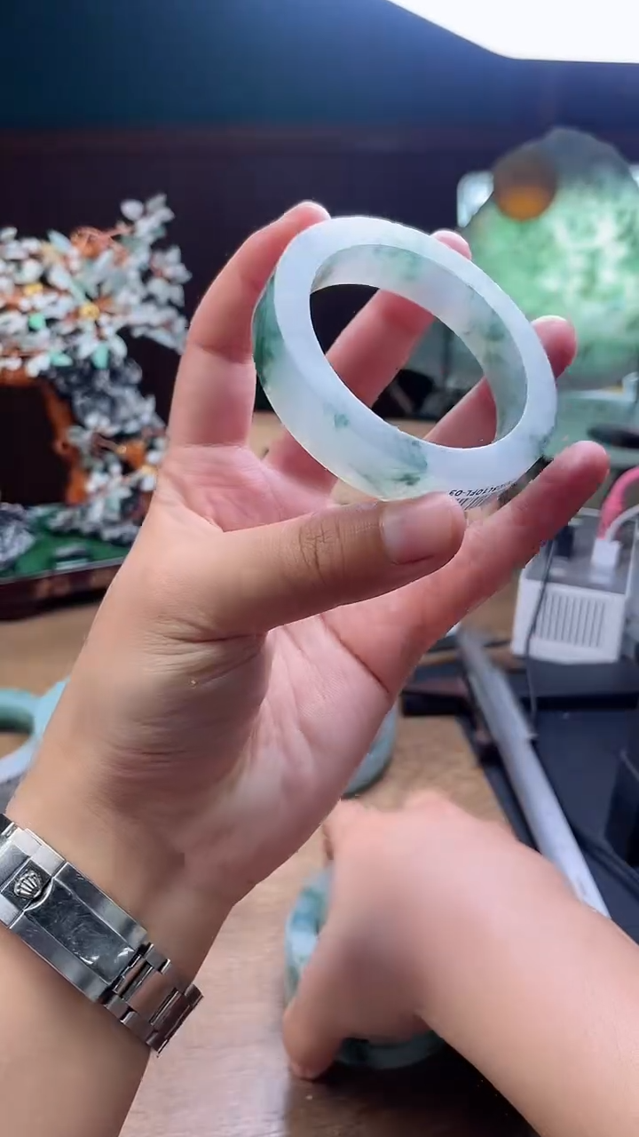 定制翡翠手镯未镶嵌定制