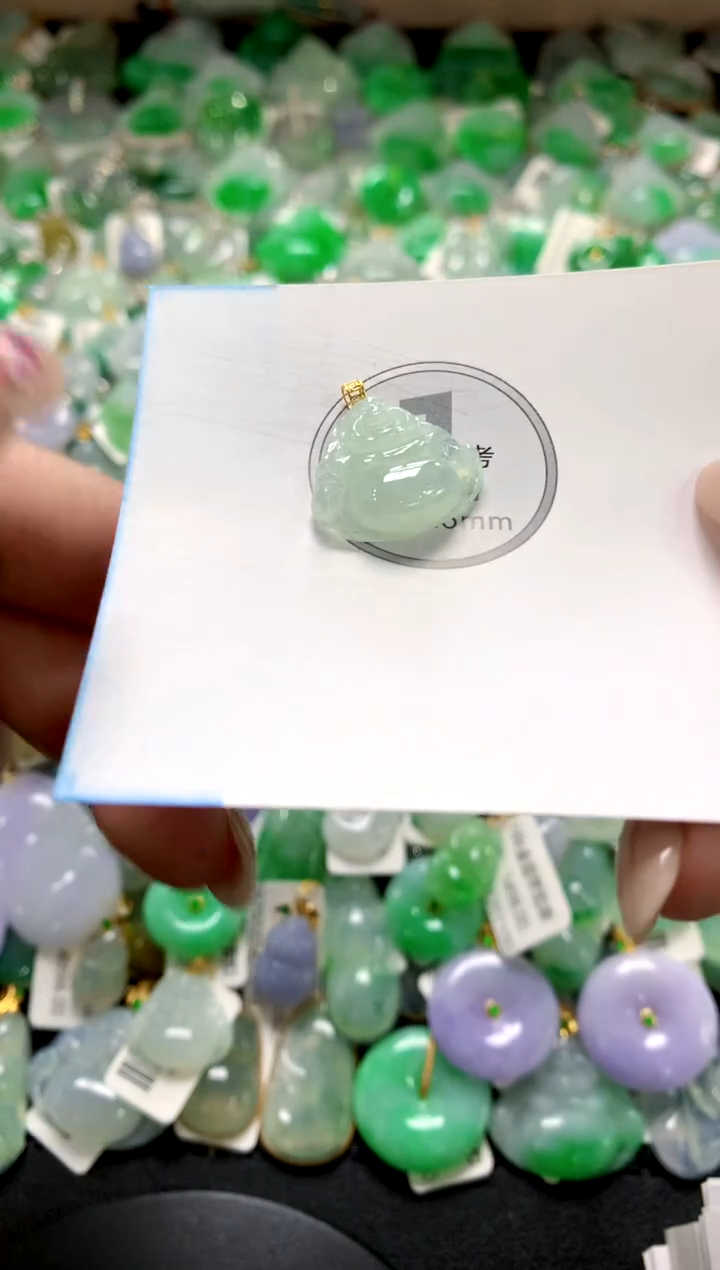 翡翠18K金镶嵌颈饰1111111111111111