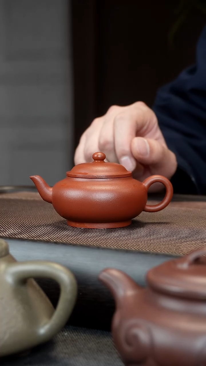 【闪购商品】紫砂茶壶扁宫灯 赵庄朱泥 100CC