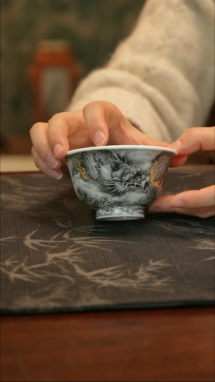 瓷手绘新品墨龙大压手杯