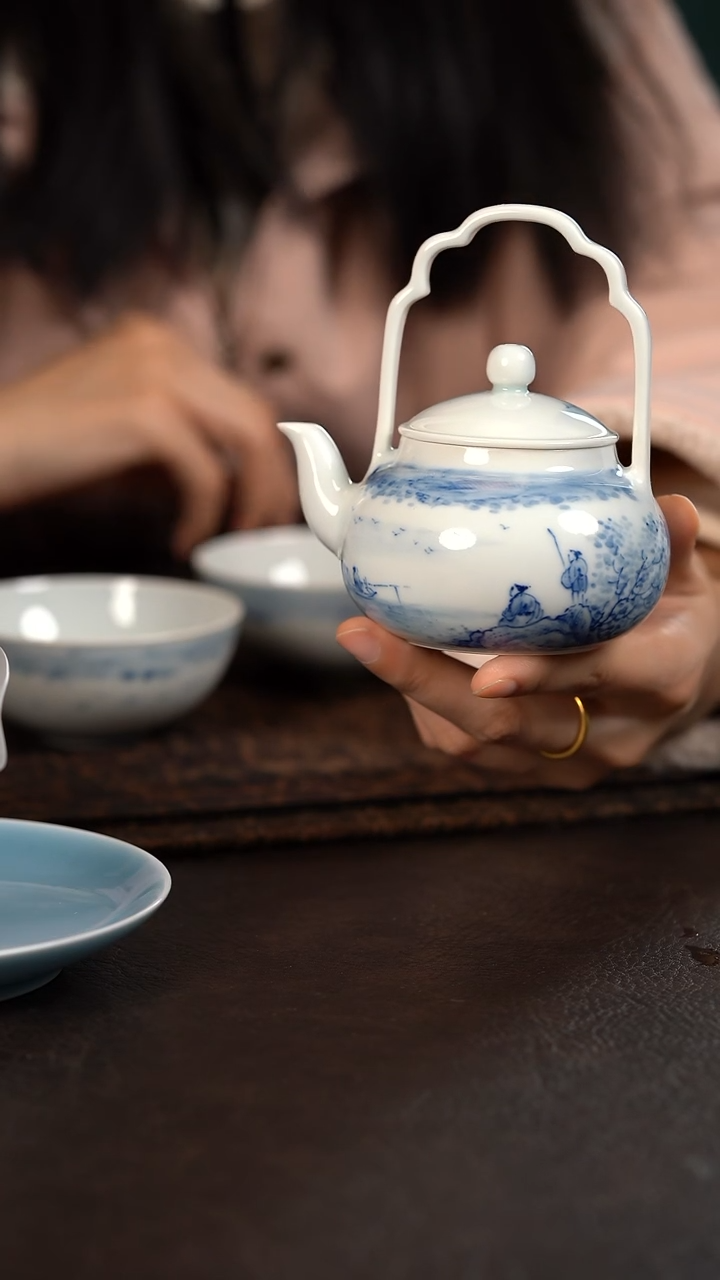 【闪购商品】杯720号HLX陶瓷山水提梁壶