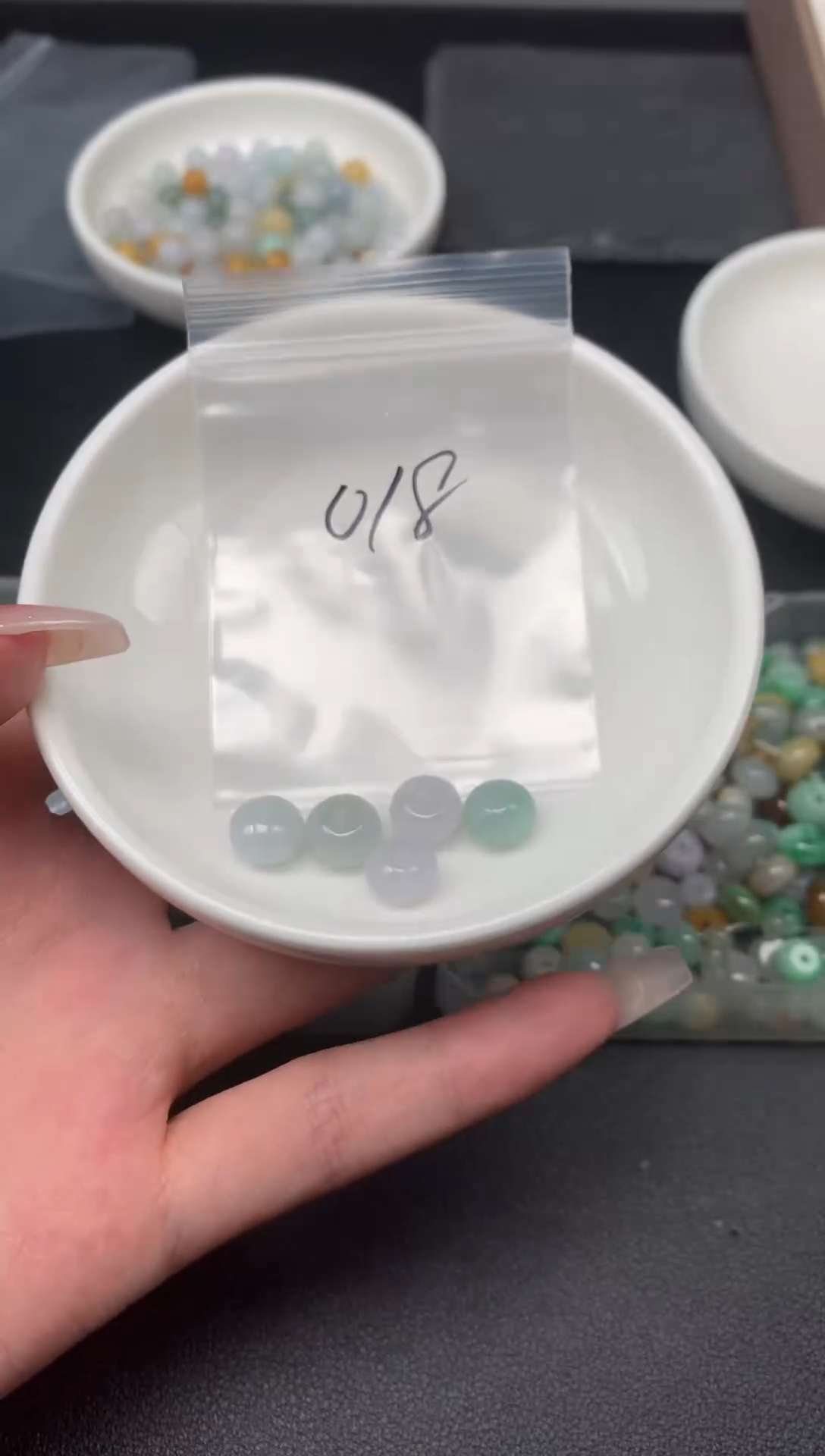 翡翠散珠天然缅甸翡翠鼓珠微瑕包容款