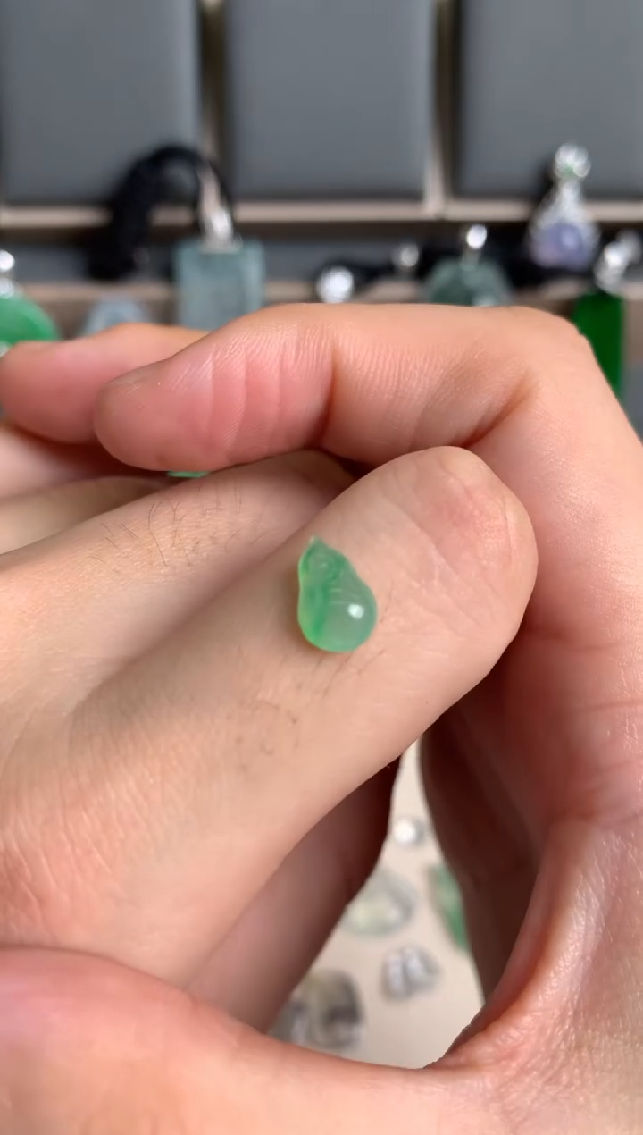 未镶嵌定制翡翠裸玉