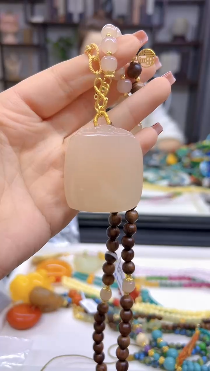 【闪购商品】和田玉毛衣链未镶嵌M629