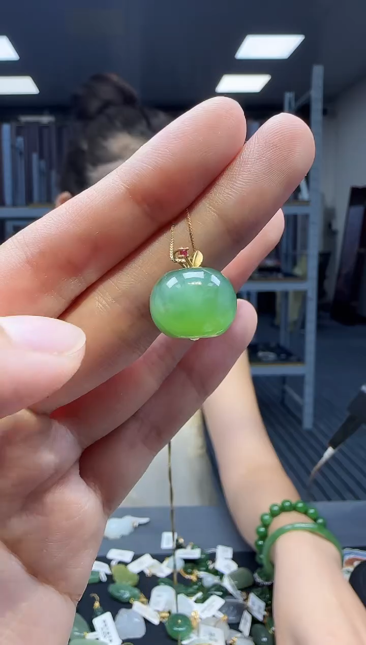 和田玉18K金镶嵌挂件 不含链