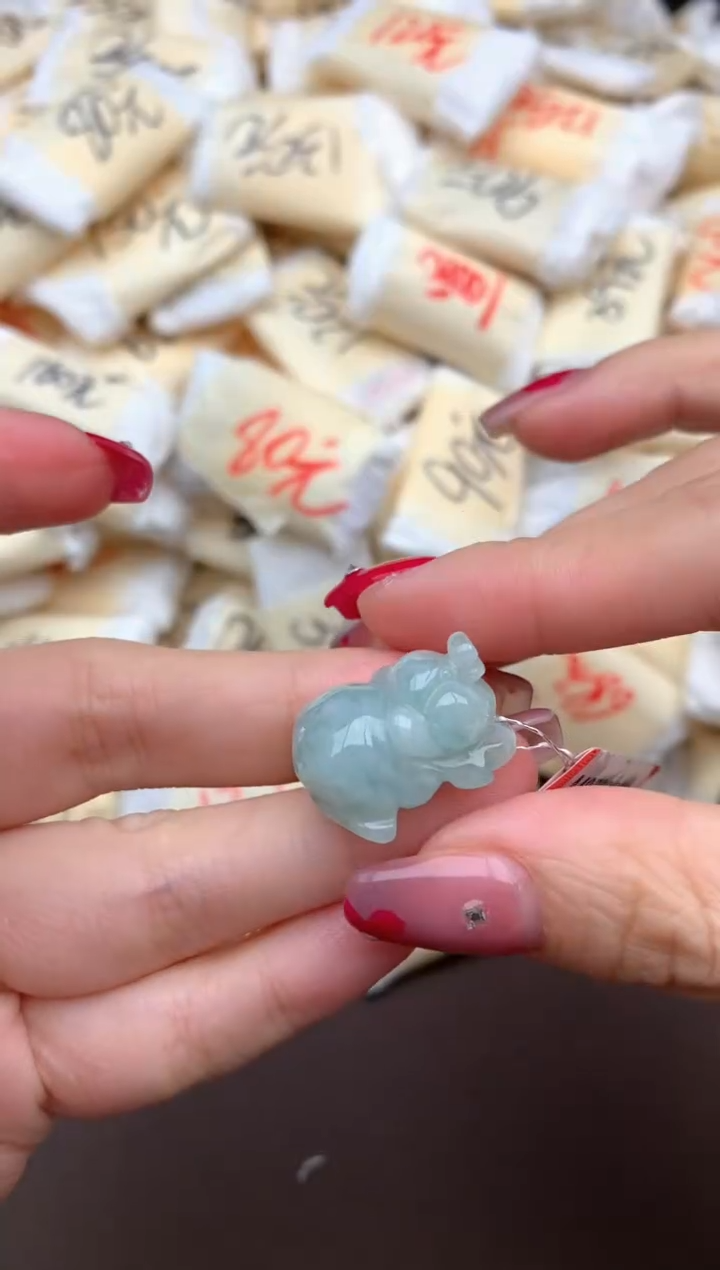 【闪购商品】翡翠挂件未镶嵌一