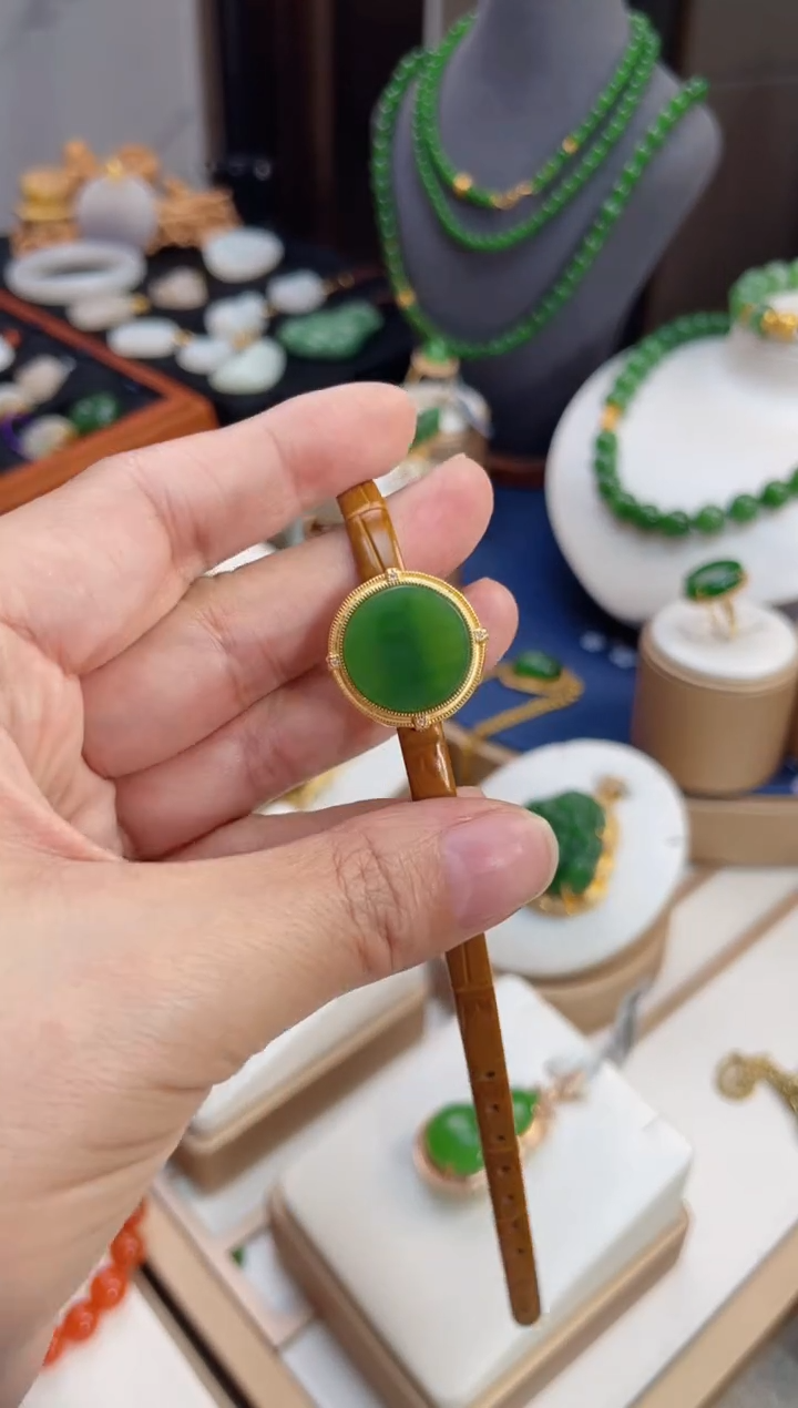 【闪购商品】和田玉吊坠银S925镀金镶嵌圆牌