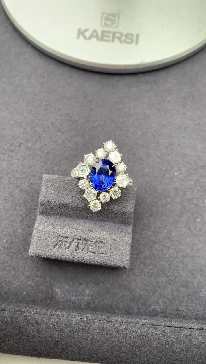 戒指蓝宝石18K金镶嵌3.1ct皇家蓝  定制  FH