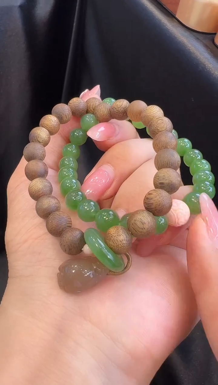 未镶嵌手链和田玉（碧玉）刘*手串