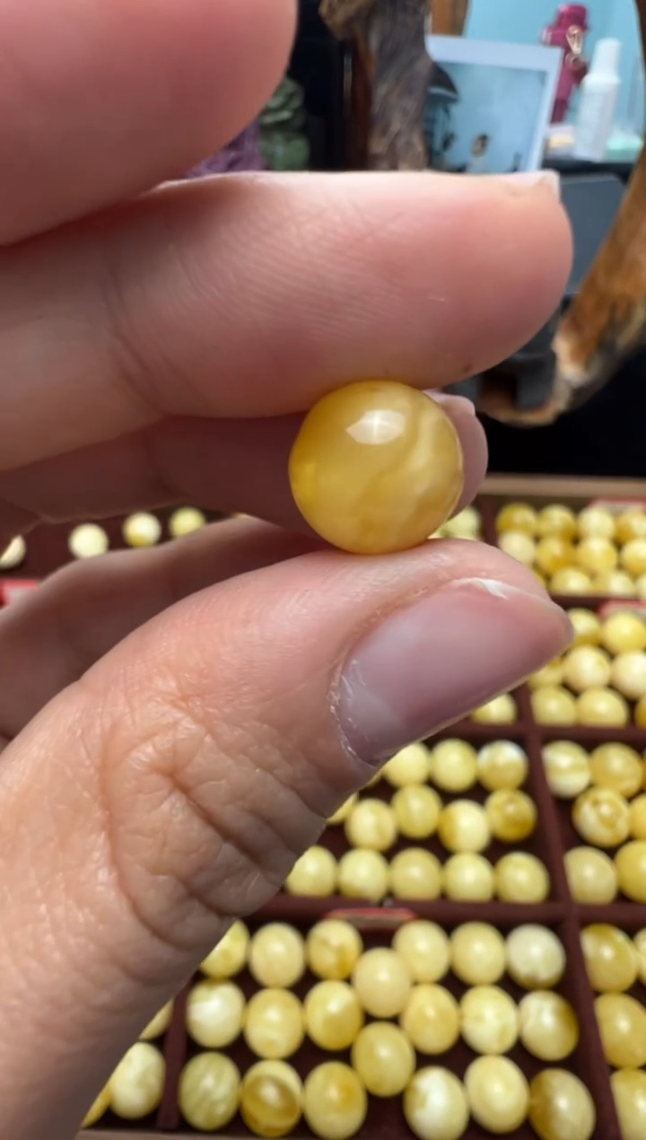 【闪购商品】蜜蜡裸石未镶嵌俄料圆珠10.7mm0.692克