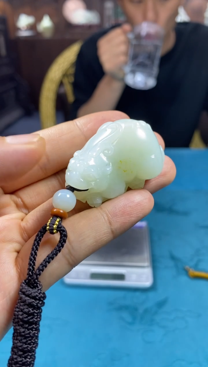 和田玉未镶嵌颈饰1