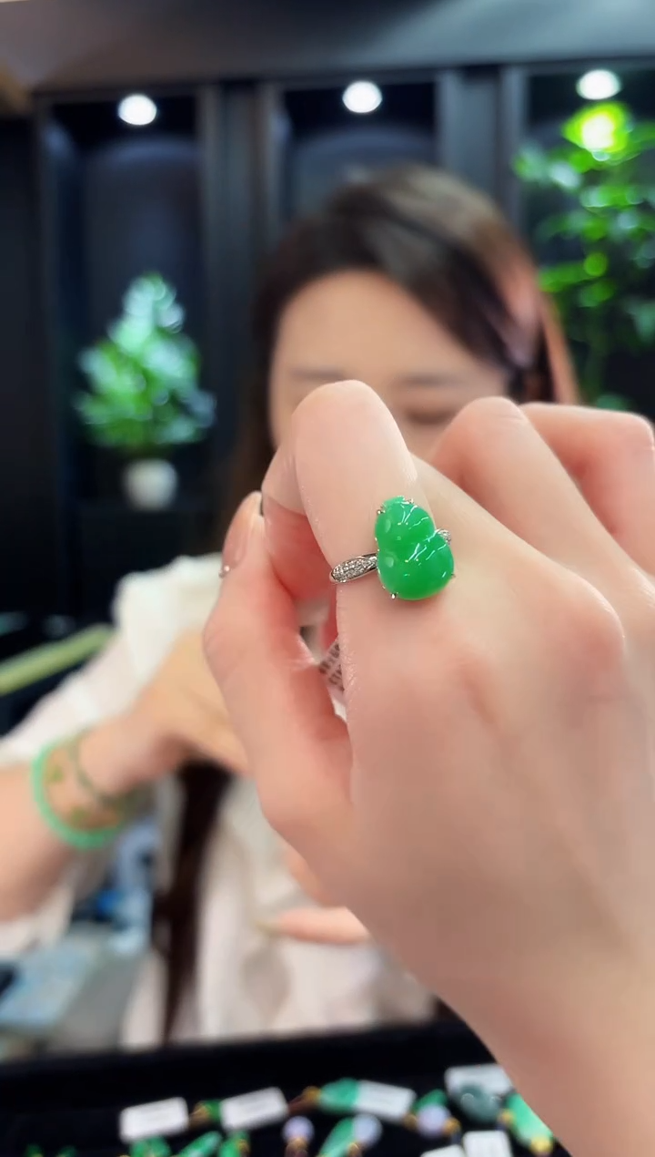 18K金镶嵌戒指翡翠 缅料A货/支持复检/一件