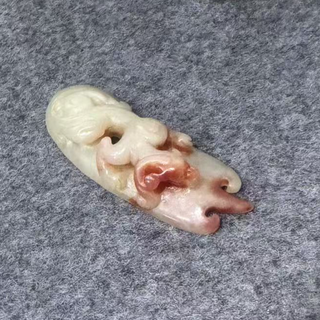 精品手把件玉石带红沁