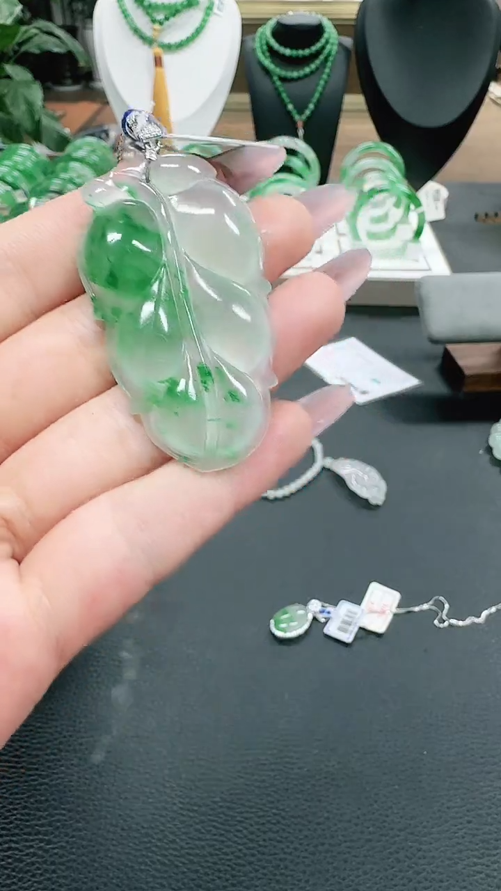 未镶嵌1石英质玉（非洲翠）/1161