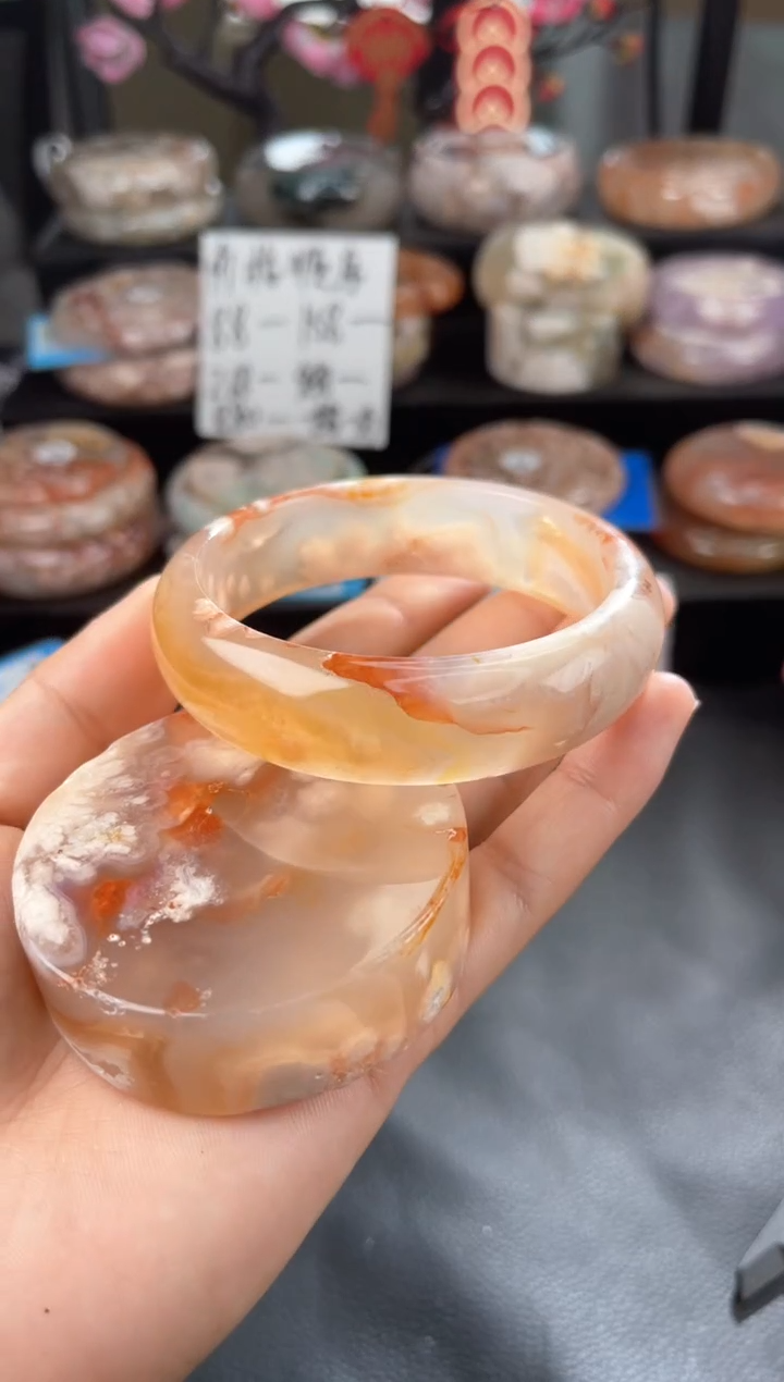 【闪购商品】石英质玉手镯未镶嵌61