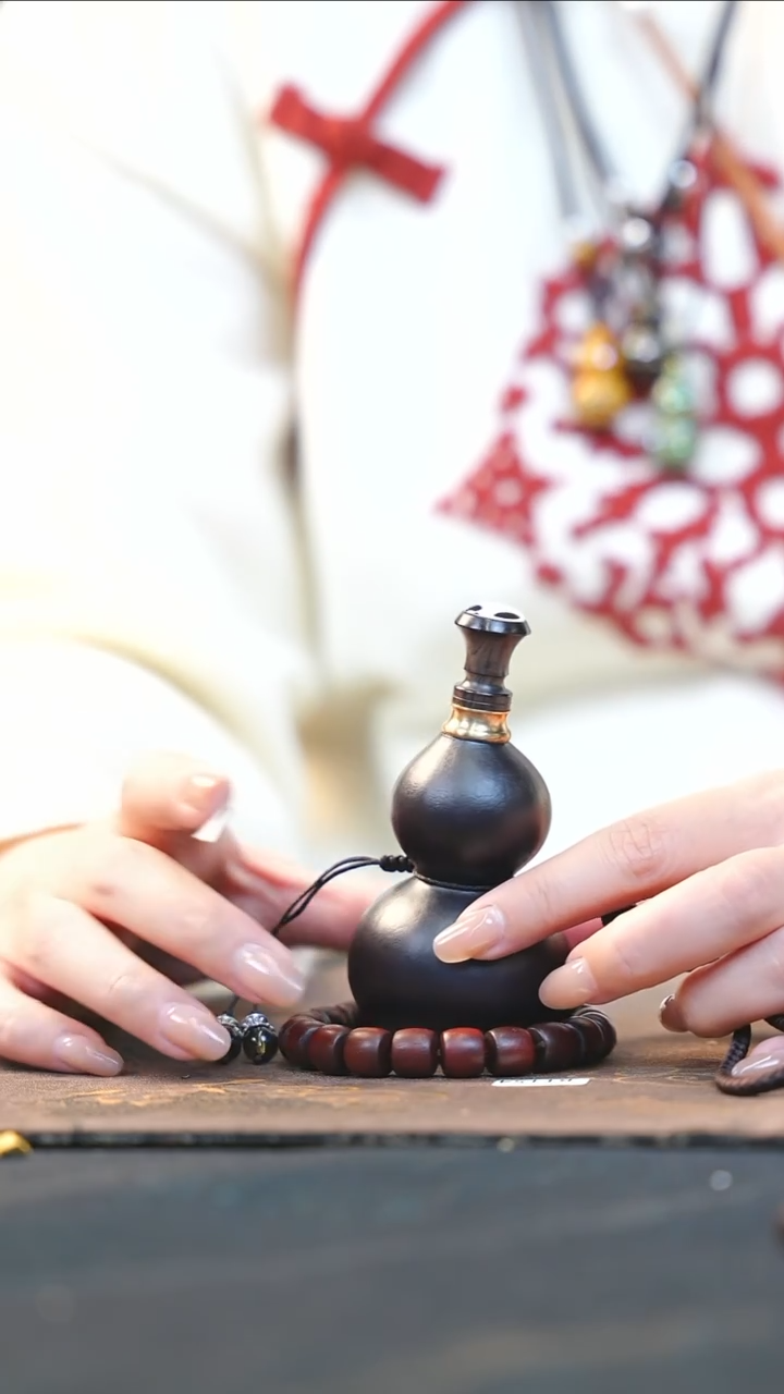 【闪购商品】RT180大漆精致小手捻(开口）