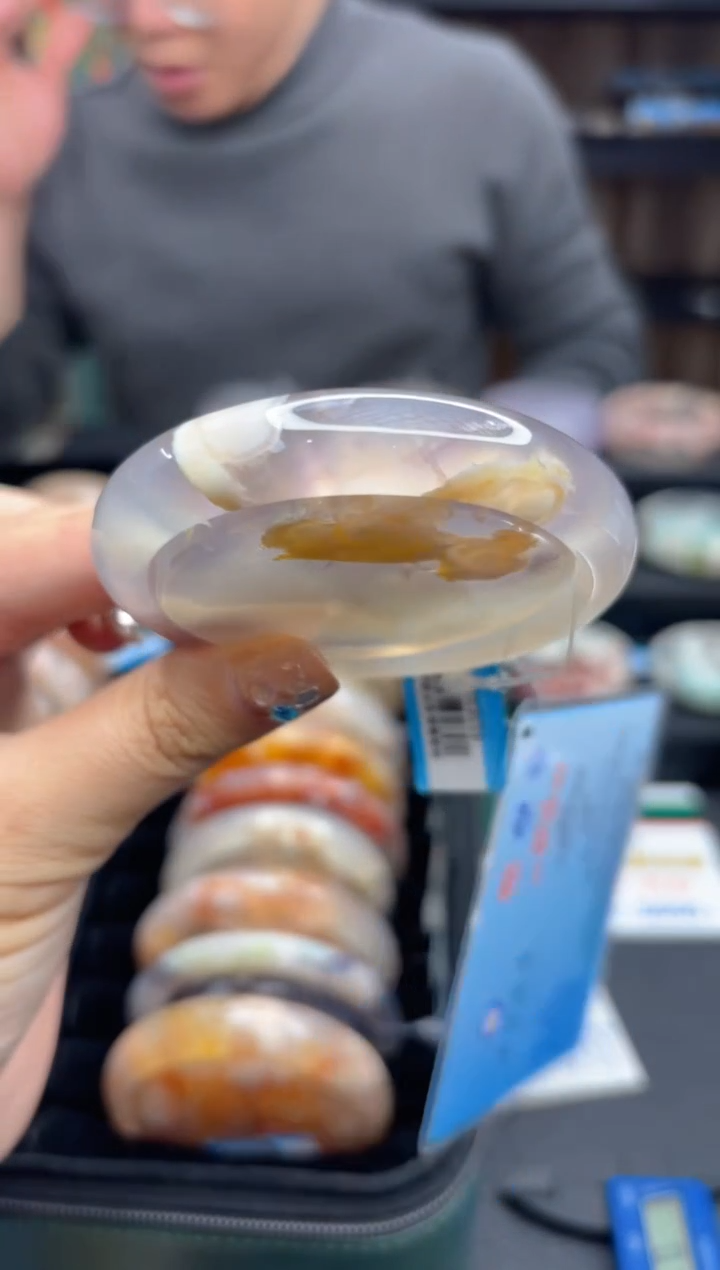 【闪购商品】石英质玉手镯未镶嵌893（56圈赠送镯心）