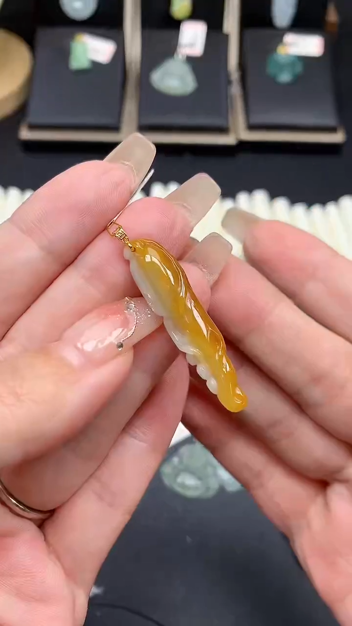 【闪购商品】翡翠吊坠(不含链)18K金镶嵌MS114328