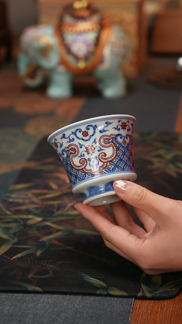 【闪购商品】贵红窑青花釉里红如意交泰马蹄杯