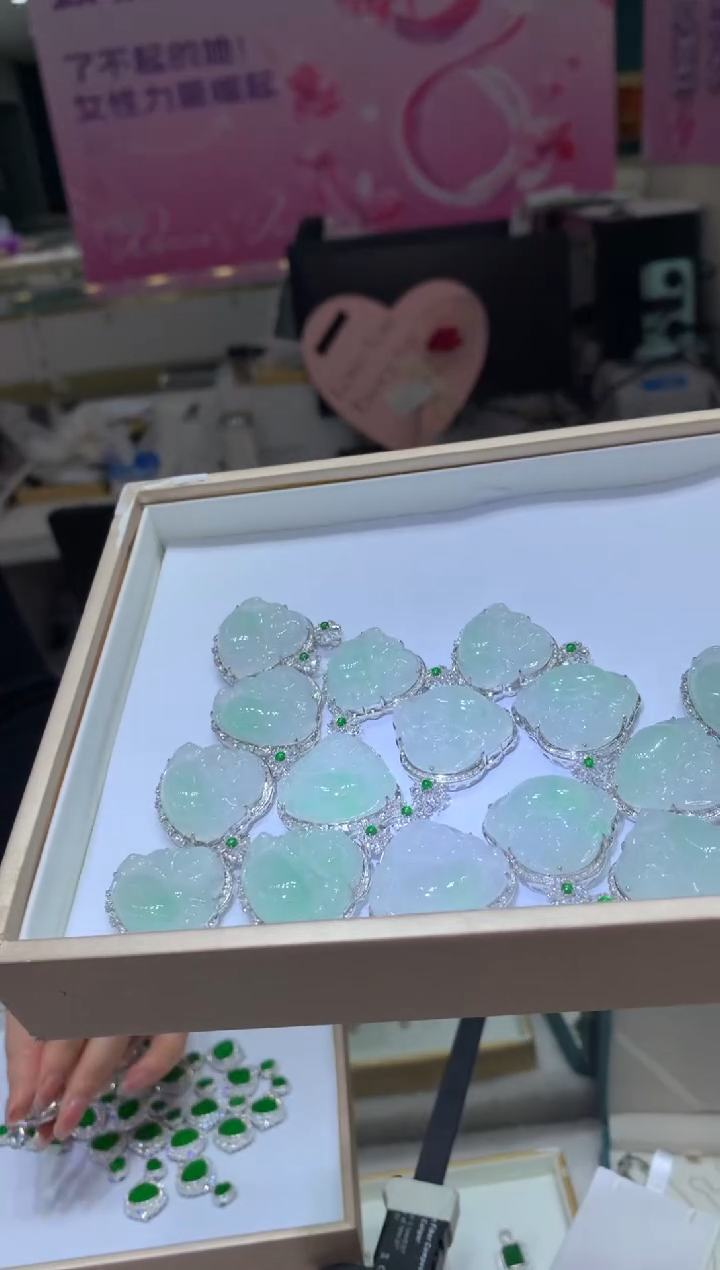 【闪购商品】翡翠颈饰18K金镶嵌|不退不换多样性发一