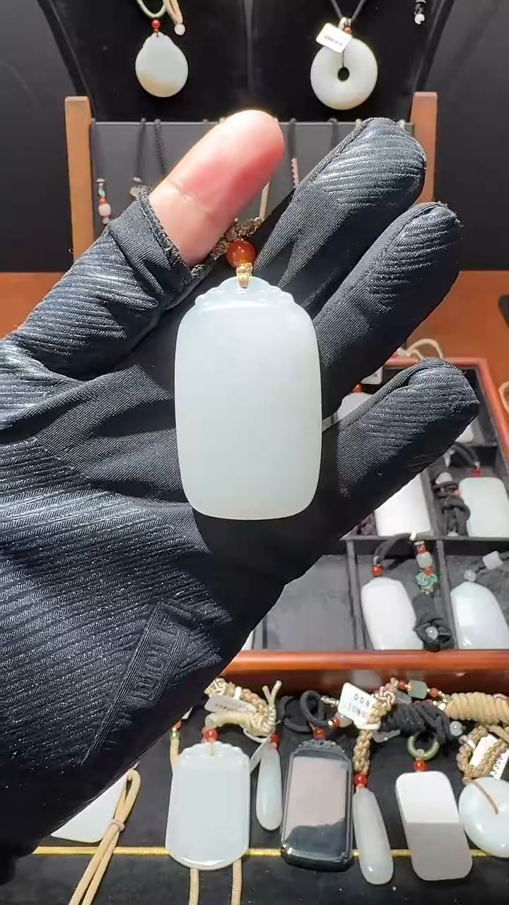 颈饰未镶嵌和田玉诸****了1