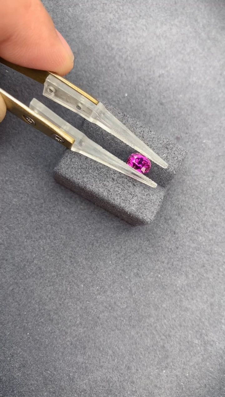 【闪购商品】蓝宝石裸石未镶嵌1.5ct紫蓝宝