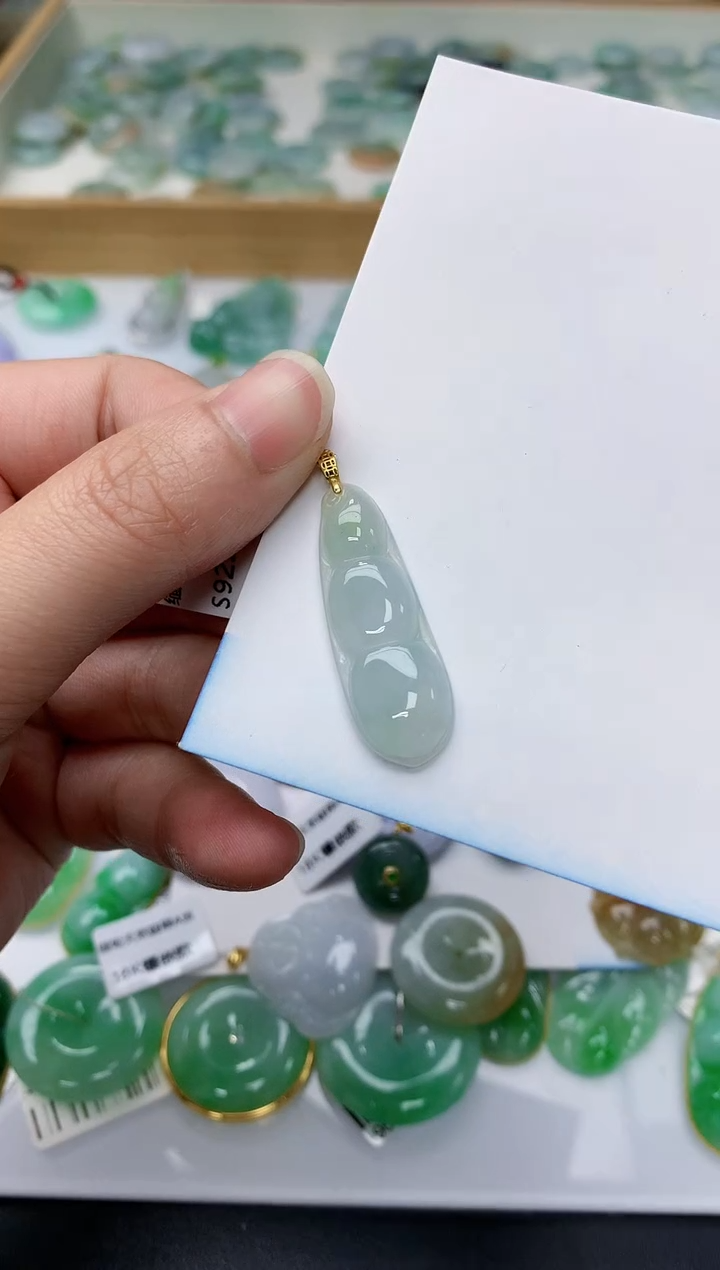 颈饰银S925镀金镶嵌翡翠天然A货