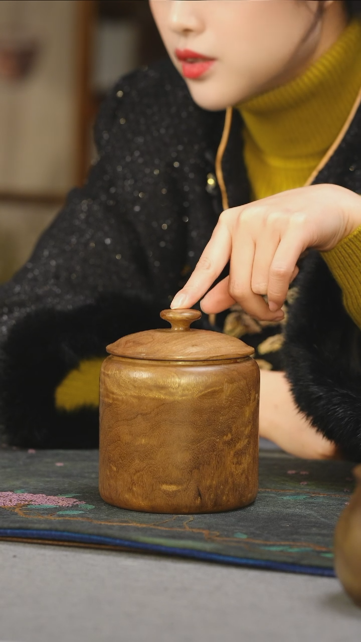 【闪购商品】2号金丝楠古沉茶叶罐